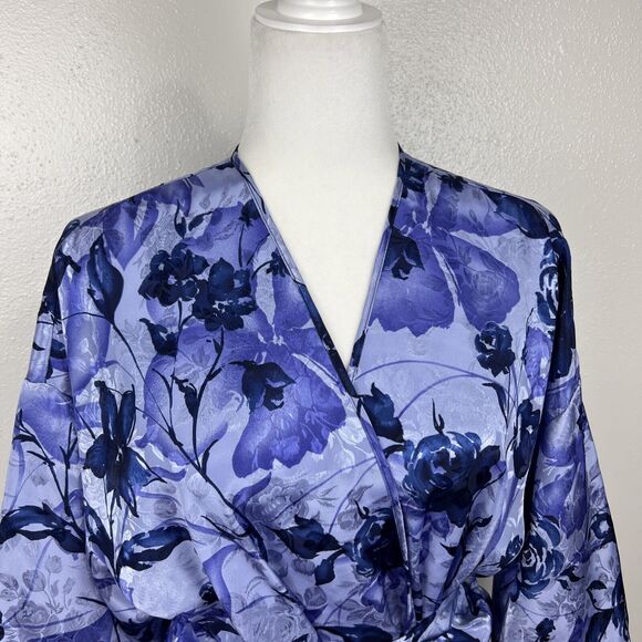 LA Intimates Robe Women Medium Blue Purple Floral Satin Belted Kimono Sleepwear - Picture 7 of 13